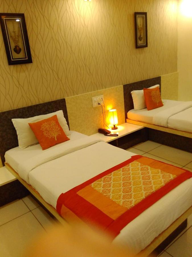 אחמדאבאד Hotel Sigma Inn מראה חיצוני תמונה